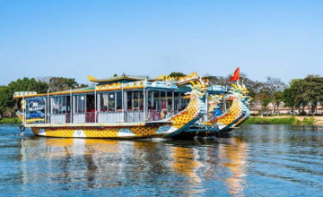 Ấn tượng tour du lịch nghe ca Huế trên sông Hương bằng thuyền rồng