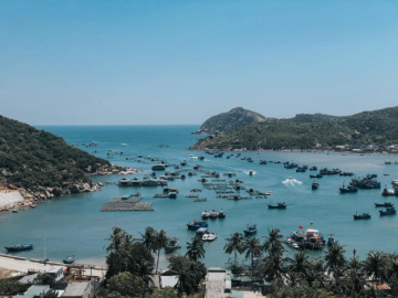 Khám phá vịnh Vĩnh Hy: “Địa Trung Hải” của Việt Nam