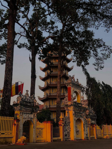 Khám phá chùa Hội Khánh Bình Dương: Cổ tự 300 năm tuổi có tượng Phật nằm dài nhất châu Á