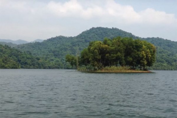 Hồ Cấm Sơn – Địa Điểm Du Lịch Hấp Dẫn Trong Dịp Hè.