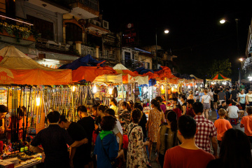 Khám phá Hà Nội không ngủ tại chợ Long Biên 