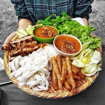 Nem nướng Nha Trang – Đặc sản ẩm thực của xứ biển 
