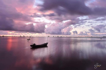 Bãi biển hoang sơ ở Thái Bình với những chòi canh ngao thơ mộng