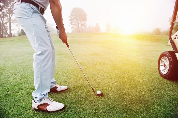 nằm lòng những điều sau để tránh bị sốc nhiệt khi chơi golf ngày nắng nóng