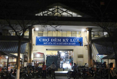Top 10 Must-Visit Vietnam Night Markets For Tourists