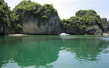 Ba Trai Dao Islets and Beach: Guide to the 