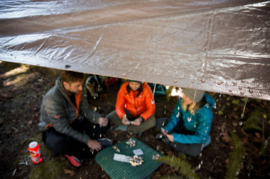 Cẩm nang cắm trại mùa mưa an toàn