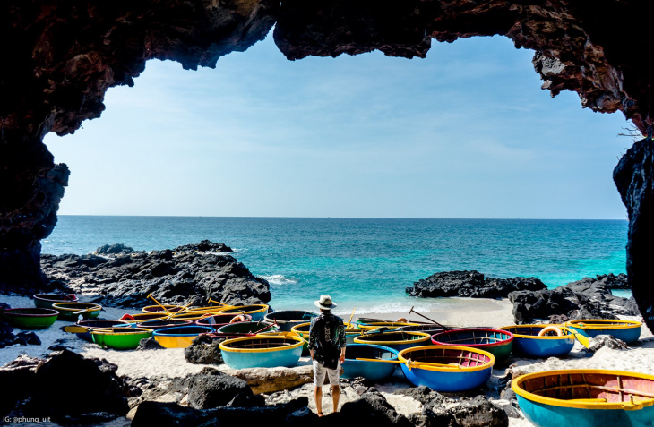 chùa hang, cổng tò vò, hàng cầu, hòn mù cu, tour lý sơn, đảo bé, đảo lợn, đảo lý sơn, say nắng đảo lý sơn biển xanh, nắng vàng