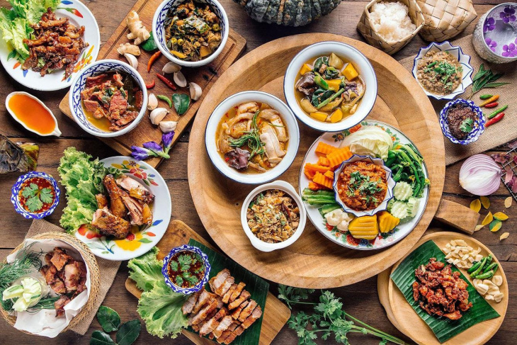 Thiên đường ẩm thực châu Á trong mắt du khách Việt, Khám Phá