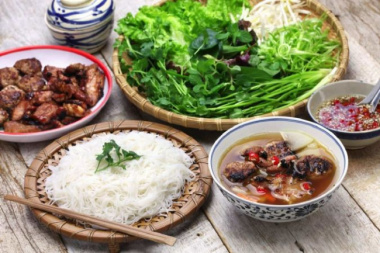 Top 7 món ăn đường phố Hà Nội được du khách yêu thích