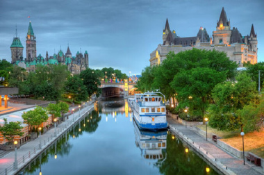 Top 10 thành phố du lịch đẹp nhất Canada