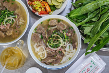 Top 10 món ăn Việt Nam gợi ý cho khách du lịch đảm bảo họ sẽ thích