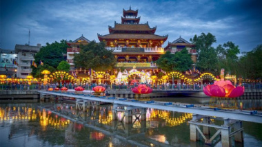 Top 15 ngôi chùa nổi tiếng nhất TP HCM