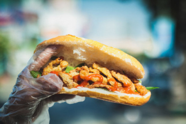 Top 10 món ăn đường phố Sài Gòn ăn hoài không ngán