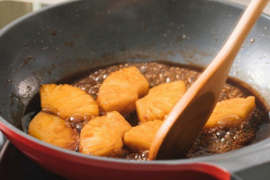 Cách làm gà sốt chua ngọt kiểu Quảng Đông, ăn là nghiền