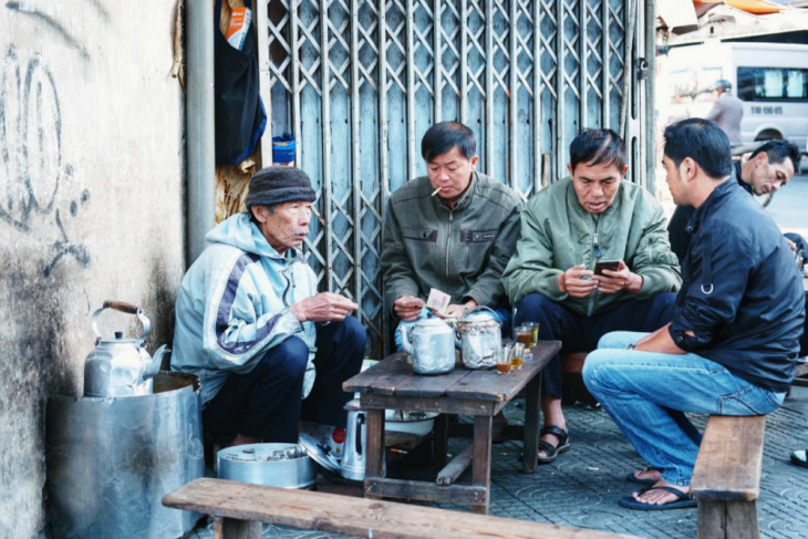 ăn chơi đà lạt, khám phá đà lạt, ghé 4 quán cafe vợt đà lạt, ‘thư thả’ tìm lại kí ức xưa