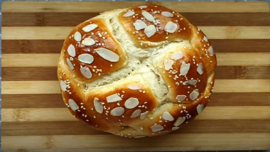 Cách làm bánh mì hoa cúc bằng nồi chiên không dầu vừa xốp, mềm mịn