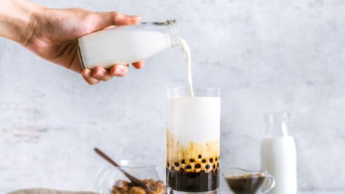 Cách làm sữa tươi trân châu đường đen đơn giản