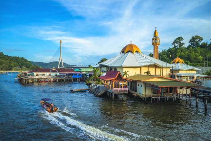 Vương quốc Brunei - “hòn ngọc xanh” giàu có nhất Đông Nam Á, Khám Phá