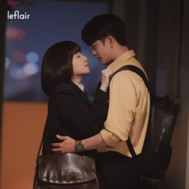 Cảnh Kiss “Quắn Quéo” Của Cặp Đôi Chính Trong Nữ Luật Sư Kỳ Lạ Woo Young Woo Tập 10
