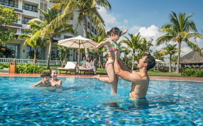 khách sạn nghệ an, ẩm thực nghệ an, review melia vinpearl cua hoi beach resort tất tần tật: đi lại, ăn uống, vui chơi