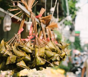 Chợ Bà Hoa: Địa điểm thưởng thức các món ăn miền Trung