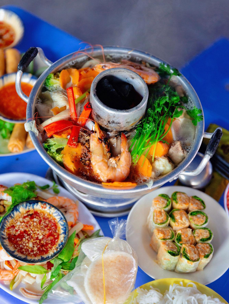 Nét độc đáo ẩm thực miền Tây qua món lẩu cù lao, Khám Phá