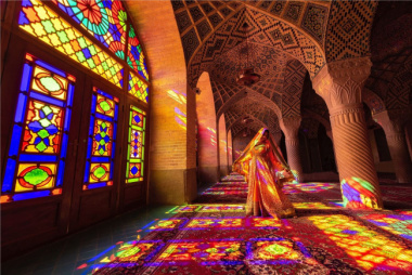 Kiệt tác nhà thờ Hồi giáo đẹp nhất thế giới Nasir al-mulk Mosque ở Shiraz (Iran)