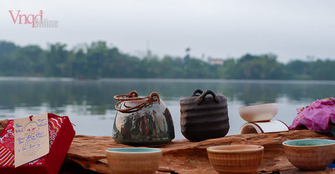 dâng trà, du lịch cố đô huế, du lịch huế, sông hương, thành phố huế, người huế với nghi lễ dâng trà cho sông hương