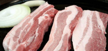 Lão nông chỉ cách phân biệt thịt lợn “sạch” 100%, tránh mất tiền oan