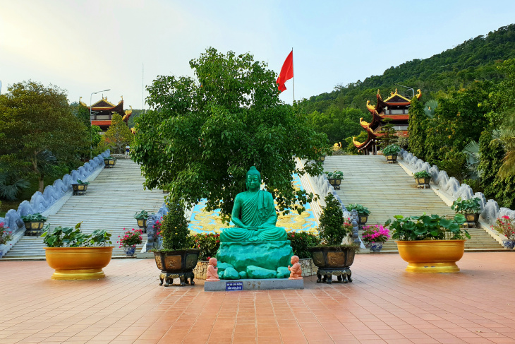 khám phá, chùa hộ quốc – địa điểm du lịch tâm linh nổi tiếng phú quốc