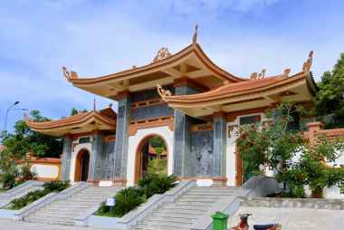 Chùa Hộ Quốc – Địa điểm du lịch tâm linh nổi tiếng Phú Quốc