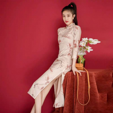Cách mặc sườn xám đẹp KHÔNG THUA KÉM gái Trung Hoa