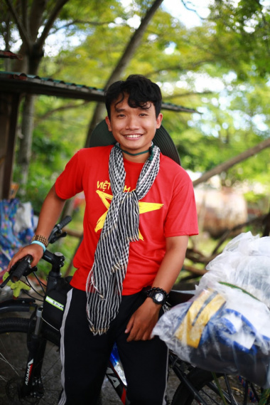 Thi Nguyên – Member Việt Nam Ơi đánh dấu tuổi 26 bằng 30 ngày đạp xe xuyên Việt chỉ với hơn 3 triệu đồng