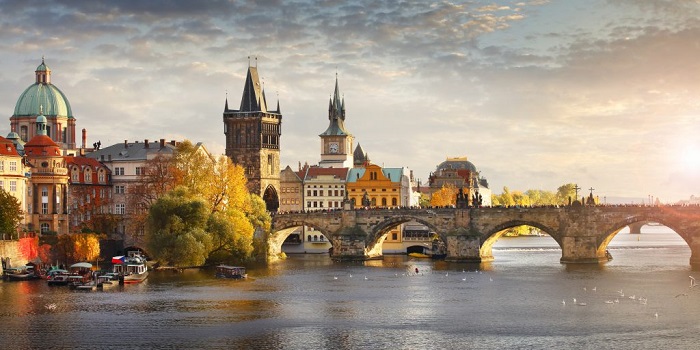 Cầu Charles Praha: kiệt tác kiến trúc thời Trung cổ ở Cộng hòa Séc -  ALONGWALKER