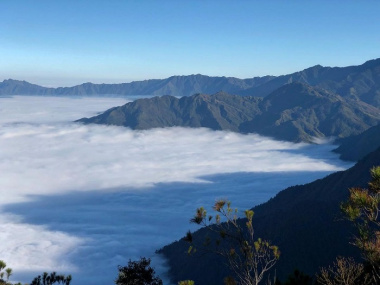 Những địa điểm săn mây ở Yên Bái cực đẹp để du khách ôm trọn biển mây vào lòng 
