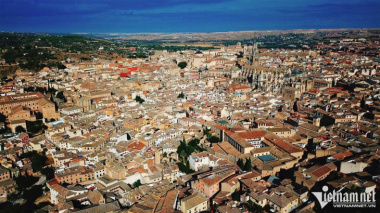 Toledo, phố cổ 2000 năm tuổi ở Tây Ban Nha