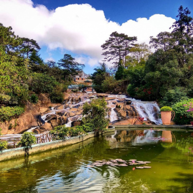 Review thác Cam Ly – Vẻ đẹp hùng vĩ nơi đất trời Đà Lạt