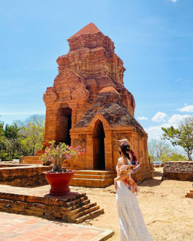Du lịch Phan Thiết – Tháp Poshanư ghi dấu kiến trúc Chăm-pa xưa