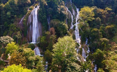 Discover the beautiful and charming Ta Nang waterfall in the middle of the Son La mountains
