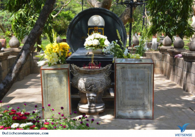 Hành hương Côn Đảo cuối năm về thăm viếng mộ nữ anh hùng Võ Thị Sáu