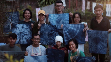 Xu hướng mới của giới trẻ Việt: du lịch kết hợp khóa Workshop nhuộm vải, hoạt động lưu giữ nét đẹp của văn hóa.