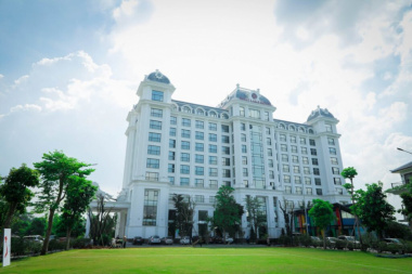 Westlake Hotel & Resort Vinh Phuc – Tòa lâu đài sang trọng