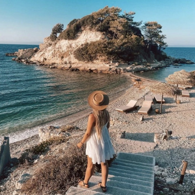 Tìm kiếm kỳ nghỉ lãng mạn trên hòn đảo xanh nhất của biển Aegean Hy Lạp