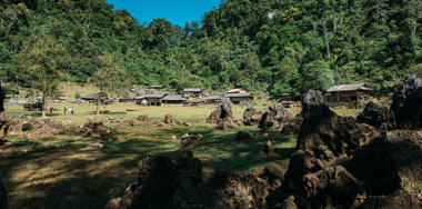 Khám phá Hang Táu – “làng nguyên thủy” tại Mộc Châu – Sơn La