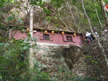 Các điểm du lịch chùa Yên Tử cho chuyến du xuân hoàn hảo! (phần 2)