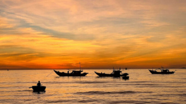 Dawn on the beach of Binh Minh