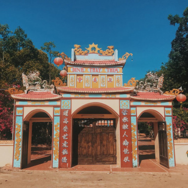 Du lịch Bình Thuận – Cầu bình an ở Dinh Thầy Thím linh thiêng