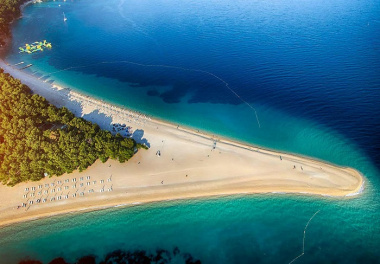 Kinh ngạc trước khả năng biến hình của bãi biển Zlatni Rat Croatia