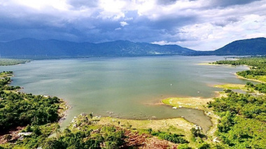 Sông Sắt Biển Hồ - điểm dã ngoại được yêu thích ở Ninh Thuận